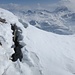 Bereits ein rieseiger Riss links der Wächte beim Gipfelkreuz. Wie lange hält diese wohl noch?
