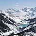 <b>Kühtai è una località sciistica tirolese, che si trova nelle Alpi dello Stubai, sul valico che collega la Nedertal (ad ovest) alla Sellraintal (ad est). La quota di 2017 m garantisce un buon innevamento fino a primavera inoltrata. </b>