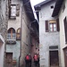 tra le case del borgo, inizia la nostra camminata....