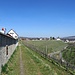 Schöner Chorbweg entlang der Verteidigungsanlage Stadtgraben. Bei guter Fernsicht präsentieren sich hier die Gipfel vom Finsteraarhorn bis zum Hohen Kasten (Quelle: www.udeuschle.de)