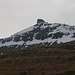 Der Sneis (747m) obehalb Hvalvík ist wegen seinem Basaltgipfelkopf wohl einer der etwas anspruchsvolleren Berge auf den Färöer.