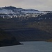 Kaldbaksfjørður und Sornfelli (749m). Auf den Gipfel führt die höchste Strasse der Färöer; darauf steht eine "Golfbälle" der NATO-Radarluftüberwachung und eine Wetterstation. Der Gipfel ist trotz der militärischen Anlage frei zugänglich.