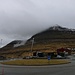 Ausflug nach Klaksvík:<br /><br />Nach etwa 90 Minuten Fahrt erreichte ich Klaksvík, den zweitgrössten Ort auf den Färöer. Die Kleinstadt hat etwa 4600 Einwohner. Über der Stadt thront der Háfjall (648m).