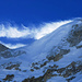 nein - es sind keine Wolken - es ist der Wind mit Schnee im Gepäck