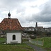 die kleine Kapelle des Kirchenkomplexes Montorge - mit grosser Kathedrale Fribourg