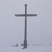 die Aussicht am Gipfel beschränkt sich auf das Kreuz
