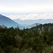 Vom Gipfel bin ich dann in paar km auf dem guten Feldweg Richtung W gewandert. Immer das Schar-Gebirge im Blick.