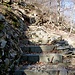 Neue, hohe Granit-Tritte
