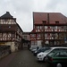 In Eberbach: Bettendorfsches Haus mit Bettendorfschem Tor und das gegenüber liegende Weckersche Haus.