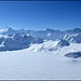 Gipfelpano Blüemberg - im rechten Bilddrittel sieht man noch schwache Anzeichen des eingeschneiten Gipfelkreuzes. Vor 2 Wochen sah es [http://www.hikr.org/gallery/photo1702413.html?post_id=92319#1 so] aus...