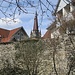 Münsterturm hinter der Stadtmauer