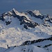 Gipfelaussicht vom Pizzo Rotondo (3192,0m) zu den Grenzgipfeln zwischen Uri und Wallis: Galenstock (3586m), Hinterer Rhonestock (3589m), Dammastock (3630,3m) und Schneestock (3608m). Rechts ist zudem das Gletschhorn (3305m) zu sehen.