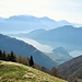 Il panorama si allarga alla parte mediana del Lago di Como.