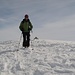 Christian auf dem Blüemberg. 
Es hat soviel Schnee, das Gipfelkreuz güxlet grade noch so hervor.