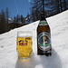 Cosa c'è di più rinfrescante a fine gita di una buona birra immersa nella neve?