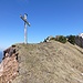 Am 19.4.2015: Das Gipfelkreuz auf dem Vorderfederispitz (ohne Gipfelbuch).
