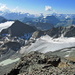 Ausblick vom Piz Picuogl nach SSE: Doppelgipfel Piz Surgonda, [http://www.hikr.org/tour/post15945.html unser Ziel vom Vortag], und viele weitere Gipfel.