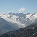 Der Gurgler Ferner. Die Bergkette am Horizont u.a. mit Karlesspitze und Falschungkogel bildet die Grenze zu Italien