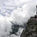 Tanzend mit Wolken,auf  dem Gipfel  des Vordere Platteinspitze,2562,in Lechtaler Alpen.