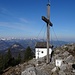 Gipfelkreuz und Kapelle auf dem Spitzstein