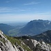 Blick hinab nach Garmisch und auf das Estergebirge