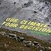 Ob die grellen Farben des Greenpeace-Schriftzuges auch aus umweltfreundlichen Farben hergestellt wurden?