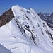 Gipfelaussicht von der Parrotspitze / Punta Parrot (4432m) aufs Matterhorn (4477,5m) und die Liskammgipfel Ost / Orientale (4527m) und West / Occidentale (4479m).