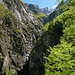 Blick in den Val Mala -Graben von der Felskrete auf 840m