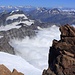 Die gigantische Aussicht von der Signalkuppe / Capanna Margherita (4554m).<br /><br />Links ist die Strahlhorngruppe mit Rimpfischhorn (4198,9m), Allalinhorn (4027m) und Strahlhorn (4190m). Recht befindet sich die Weissmiesgruppe mit sinen zwei 4000er Lagginhorn (4010m) und Weissmies (4023m).