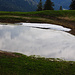 Spiegelglatter Almweiher