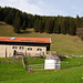 Walchalm, auf einem Wiesensteig weiter in's Tal