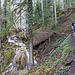 Weiterweg dem Bach folgend