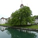 über eine weitere Rheinbrücke zur Insel der beeindruckenden Anlage des ehemaligen Klosters Rheinau ...