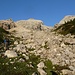 02 Über Wandergelände gehts zunächst nach oben, auf die Spalier stehenden Gumpalspitzen (rechts) und dem Punta del Pin (links) zu.
