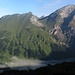 Tolles Karwendelpanorama: vom Hohljoch links (darüber im Hintergrund die Birkkarspitze) über die Gumpenspitze (Mitte) bis zum Gamsjoch (rechts).