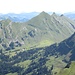 Blick zu unserem gestrigen Gipfelziel, der dreigipfligen Kanisfluh (es gibt wohl auch eine schöne Überschreitung dort) mit dem Hauptgipfel Holenke (2044 m) links