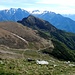La sterrata che collega Alpe di Mezzo all' Alpe Gigiai