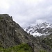 Hinteres Alpjoch-links und Muttekopf-rechts,in Lechtaler Alpen.
