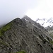 Rückblick zum Hinteres Alpjoch(2425m),hälfte im Wolken.
