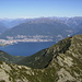 Ascona,Locarno e ingresso della Val Maggia a sinistra; Val Verzasca a destra, si vede la diga