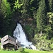 der [http://www.la-gruyere.ch/de/Cascade-de-Jaun.html Wasserfall] von Jaun - ergiesst sich direkt aus dem Berg in den Jaunbach