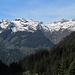 Blick übers Tal in die Berge um Bergli