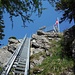 Pizalun - Eine Treppe führt hinauf zum Gipfel