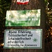 Hinweistafeln auf dem Weg zur Klagenfurterhütte