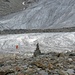 Markierungen auf der Gletscherüberquerung