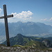 Blick über das Rhonetal auf die Berge im schweizisch-französischen Grenzgebiet und rechts einen Teil des Genfer Sees