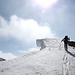 <b>Cornicioni di neve a 2920 m di quota, sul crinale tra la Val Corno (Ticino) e la Valle del Gries (Piemonte).</b>