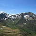 Zwischen den beiden Gipfeln führt der Anstieg durch das Schrecksbachtal zum Häfnerjoch
