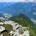 Paesaggio dalla vetta
a sinistra verso Bellinzona, a destra Roveredo e l' imbocco della Val Calanca