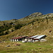 Dall'Alpe Sponda uno sguardo all'indietro verso il Rifugio Sponda e il Pizzo Forno
